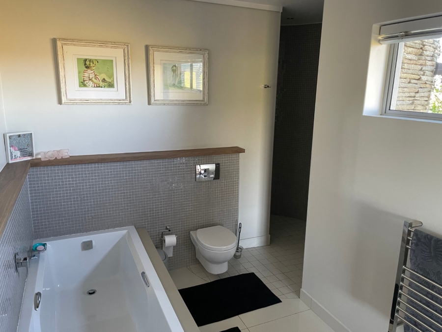 5 Bedroom Property for Sale in Oubaai Western Cape